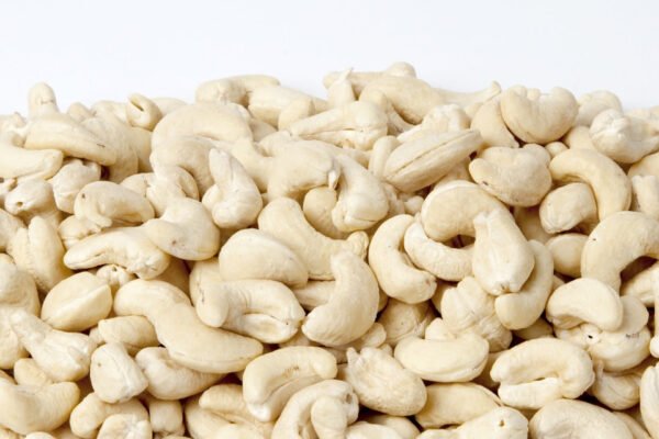 Organic Whole Cashews Unsalted & Unroasted 0.5 (lb) - Image 3